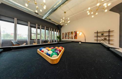 Luxurious 5BR Suite Perfect for Group of 12 guests with Pool table, Optional Parking and Gym Access Near McCormick Place and Soldier Field - Foto 23