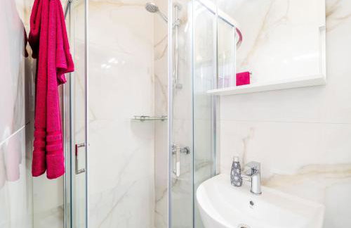 Apartments & Rooms Bari i -Standard One Bedroom Apartment with Balcony and Garden View APT-3 - Photo 14