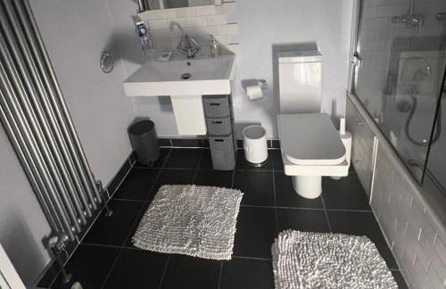 House - Sleeps 4 - Garden - Pets Ok - Parking - Photo 17