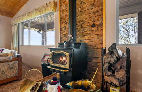 Breathtaking Cabin Backing the National Forest - Foto 53