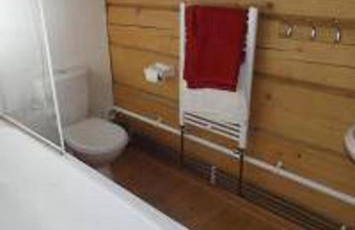 Hand built log cabin at Avonvale Holiday Lodges - Photo 25