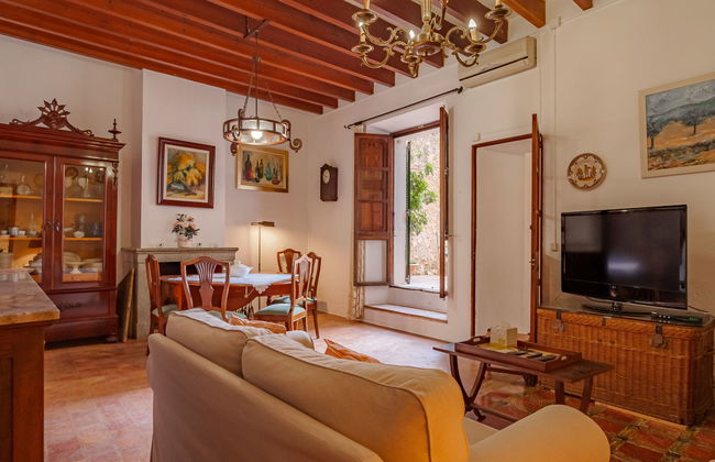 3 bedroom House in Petra with garden - Photo 5