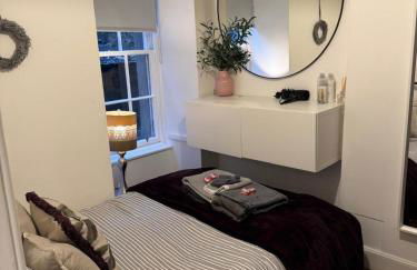 The Gardners apartment in City centre with parking - Foto 9