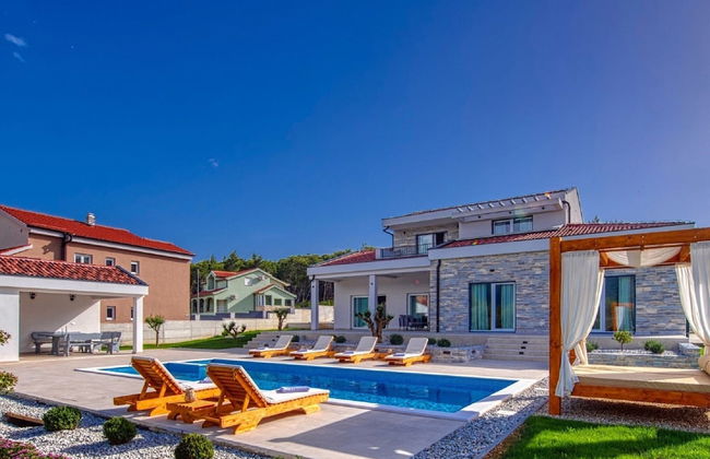 Villa With Private Pool and Garden - Foto 21