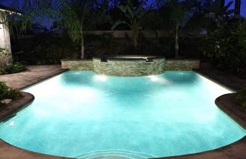 Highly Upgraded, 5 Bed, 4.5 ba, New Pool W/jacuzzi, 1/2 Mile Walk to Disney - Photo 35