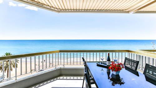 MAGNÍFICO APARTAMENTO - primera línea de mar - Photo 2