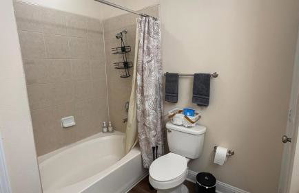 Relaxing Pool-View 1BR Near Top Houston Spots - Foto 10