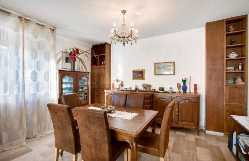 Vanna House - Photo 9