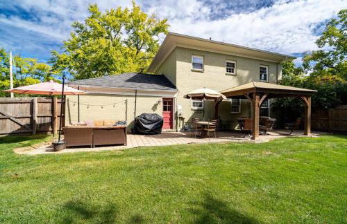 Antique Charm 3BR Gourmet Kitchen & Large Yard - Foto 47