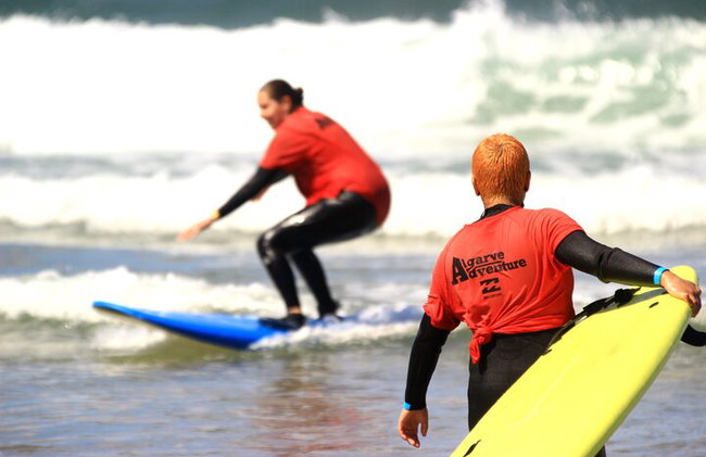 Lezione di surf per tutti i livelli ad Aljezur, Portogallo - Foto 1