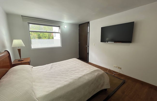 Súper Apartamento TV Wi Fi y parqueadero - Foto 4