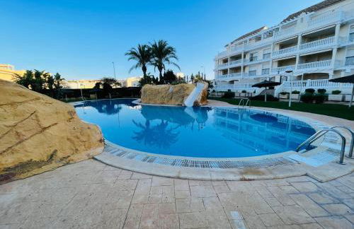 Schöne Unterkunft mit Pool und Terrasse. - Foto 13