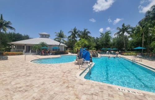 Lovely 2-Bedroom plus Den Condo in Greenlinks Resort - Photo 5