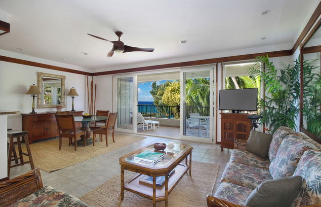 Whalers Cove Oceanfront Resort - Photo 10