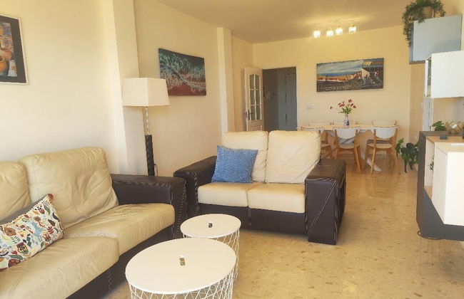 Charming Three Bedrooms Apartment With Seaview - Photo 6