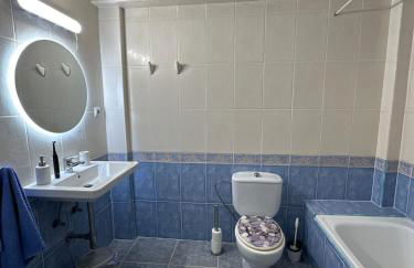 A slice of paradise in the sun with sea views - Photo 15