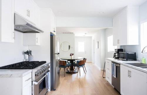 Family Renovated Home, Netflix, AC, WD, Putt Putt - Foto 30