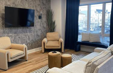 4br 5ba 4 Car Parking Bonus Rm and Back Yard - Foto 1