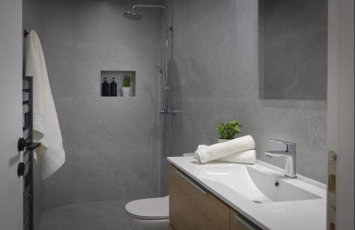 Onar Elegant Beachside Home - Foto 41