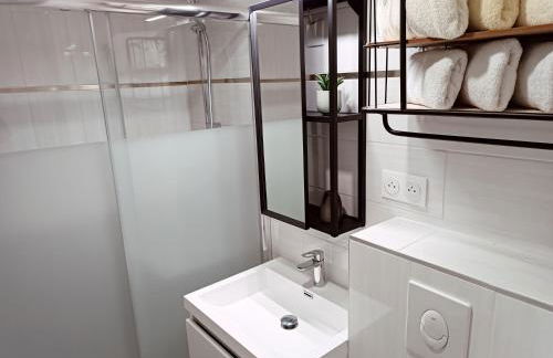 Appartement cosy dans une maison calme et parking gratuit avec borne - Foto 12