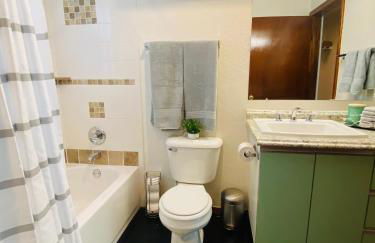 OU-Walk to Campus , Downtown ; Designer Studio - Foto 35