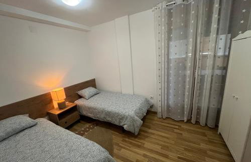 Piso completamente equipado en el centro de Benabarre - Foto 3