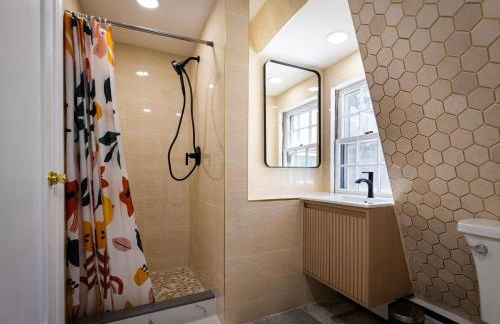 Long Island Nature Retreat with Peloton with Shared Pool - Foto 22