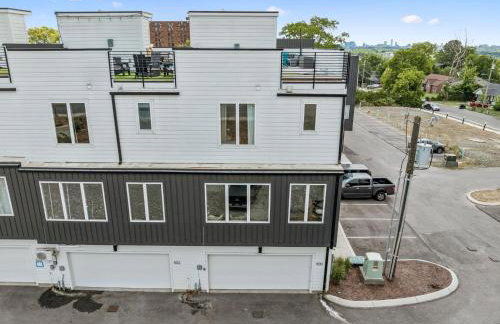 Nashville Townhouse with Rooftop & Modern Comfort - Foto 65