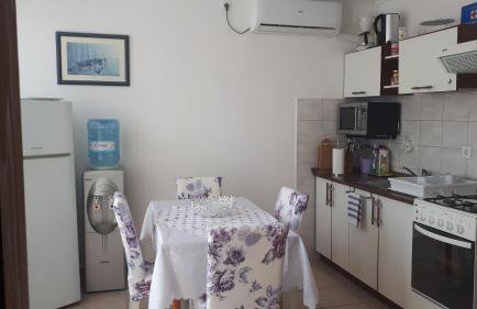 Iris Sabunike - Photo 34