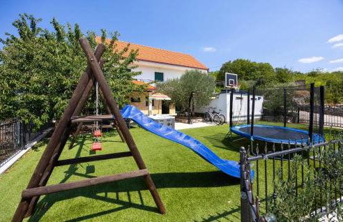 Three-Bedroom Holiday Home In Katuni - Foto 16