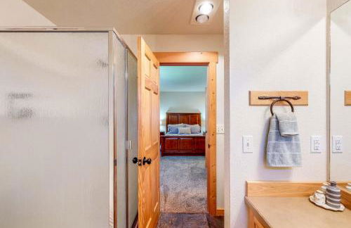 Gateway to Crater Lake! Resort Retreat with Pool - Foto 18