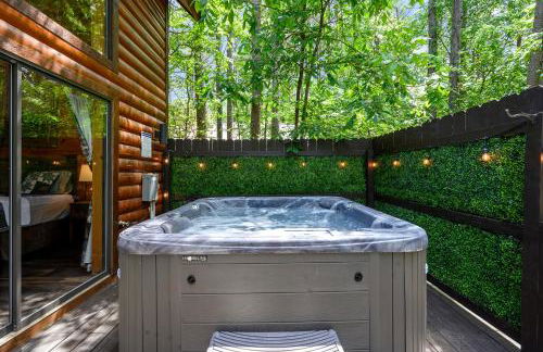 Hickory Bear - Cabin surrounded by pines, Sleeps 10, Hot Tub, Fire Pit, Arcade, Foosball Table & Deck Slide - Photo 70