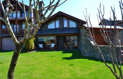 Casa adosada con gran jardín en Fontanals - Foto 1