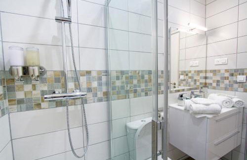 Soleil d'Été - Netflix & Wifi - Balcon - Climatisation - Parking Gratuit - check-in 24H24 - Emplacement Vélos - GoodMarning - Foto 19