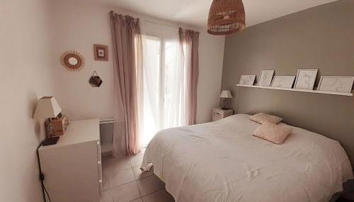 Maison ensoleillée de plain-pied ouvert sur un jardin clôturé - Foto 3