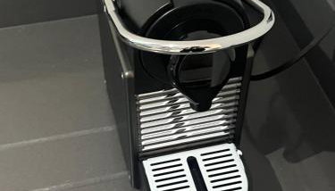 Modern Flat in central Lichfield & secure parking - Photo 2