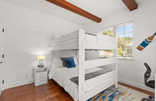 Gorgeous Santa Cruz Villa - Modern Beachside Paradise with NEW Hot Tub & Fast Wi-Fi - Foto 37