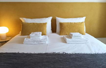 City Hall Apartments - Photo 8