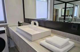 CASA8070 - Exklusive große Maisonette-Wohnung 91 qm für Familien, Gruppen, Geschäftsreisende, inklusive Parkplatz, WLAN, Kaffee und Tee, voll ausgestattet für 1 bis 9 Personen, zentrumsnah an der Autobahn A9 Ingolstadt-Süd - Photo 39