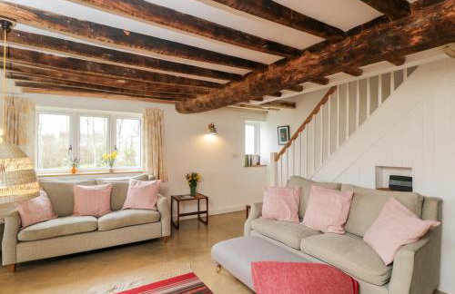 High Cogges Farm Holiday Cottages - Photo 5