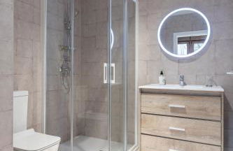 Apt with Antique Floor & lots of Sun Light - Photo 21