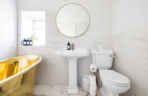 Luxurious Complex: 2 barns together edge of Frome - Photo 31