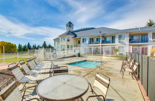 Spacious Garden City Townhome with Lake Views! - Photo 33