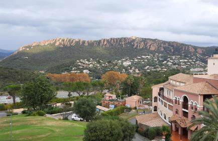 Huuummm c'est là ! Beau T2 Cap Estèrel Village avec Clim ! - Foto 13