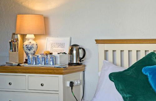 Hawthorn Farm Guest House - Photo 10