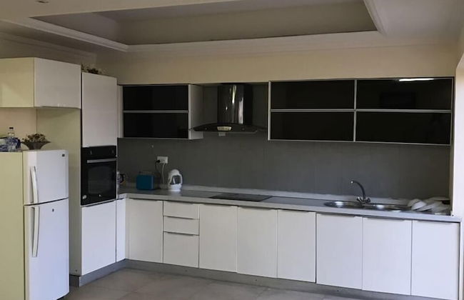 City Villa - Photo 11