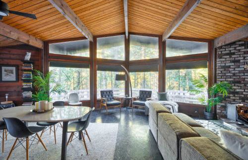 Mid-century Cabin Hideaway - Hot Tub & Fire Pit - Foto 14