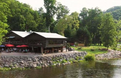 Biker-Friendly Cabin, Pets Welcome, Near River - Foto 14