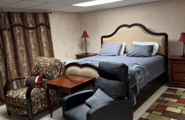 West Linn Relaxing Entire Home WiFi TV Yard BBQ Eateries - Foto 2