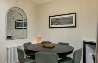 3-Bed Georgian Townhouse Next to Wellbeing Clinic - Foto 6